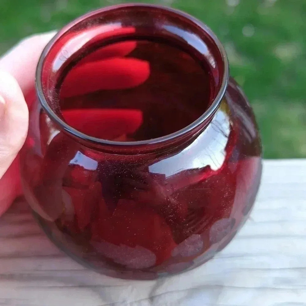 Ruby Red round  vase - Picture 3 of 7